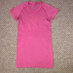 Lululemon workout shirt